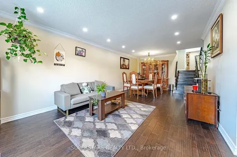14 Kemsing Court Markham ON L3R 4P7