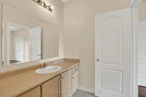 58 Saint Avenue Bradford West Gwillimbury ON L3Z 3H7