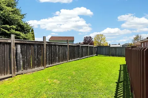 58 Saint Avenue Bradford West Gwillimbury ON L3Z 3H7