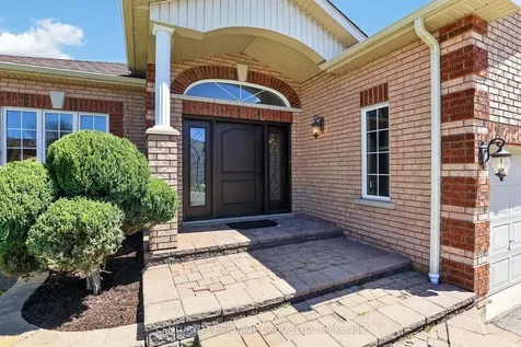 58 Saint Avenue Bradford West Gwillimbury ON L3Z 3H7