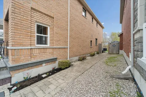 88 Byers Pond Way Whitchurch-stouffville ON L4A 0M6