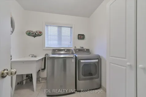 9 O'hara Crescent Richmond Hill ON L4E 4E1