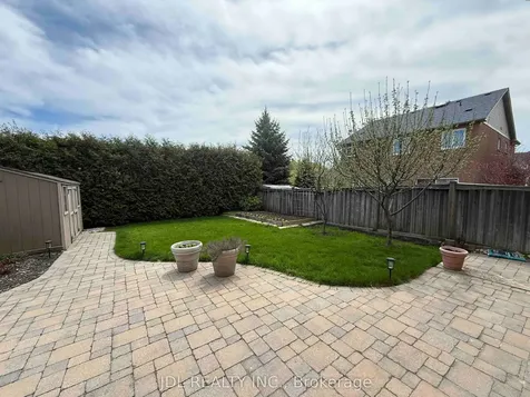 9 O'hara Crescent Richmond Hill ON L4E 4E1