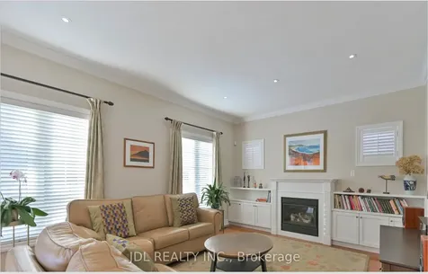 9 O'hara Crescent Richmond Hill ON L4E 4E1