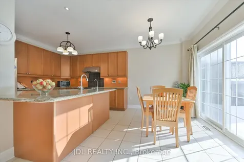 9 O'hara Crescent Richmond Hill ON L4E 4E1