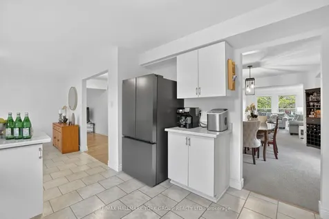 136 Nelson Circle Newmarket ON L3X 1R3