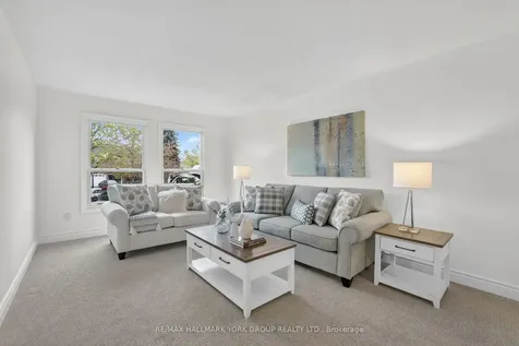 136 Nelson Circle Newmarket ON L3X 1R3