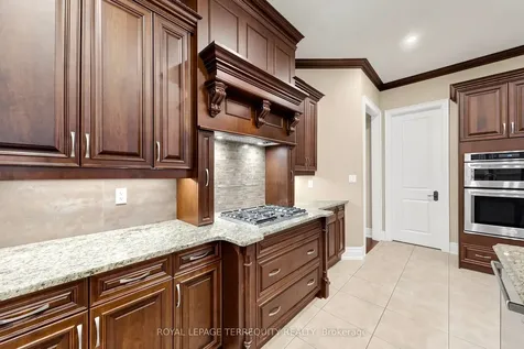 63 Grayfield Drive Whitchurch-stouffville ON L4A 0B1