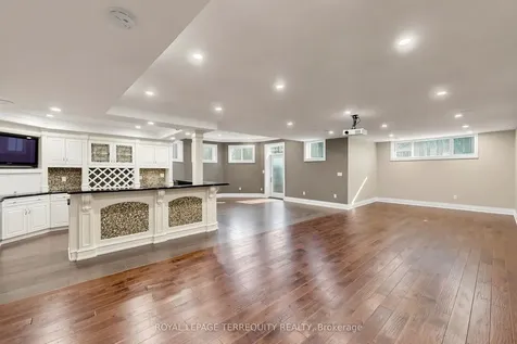 63 Grayfield Drive Whitchurch-stouffville ON L4A 0B1