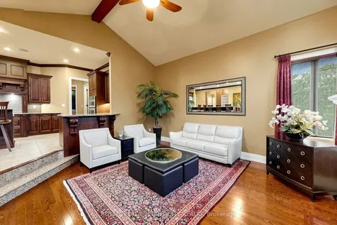 63 Grayfield Drive Whitchurch-stouffville ON L4A 0B1