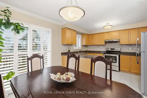19 Foxchase Avenue Vaughan ON L4L 9N1