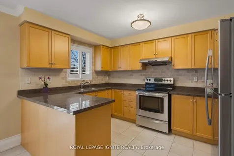 19 Foxchase Avenue Vaughan ON L4L 9N1