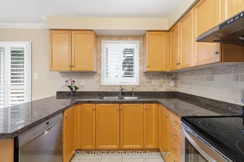 19 Foxchase Avenue Vaughan ON L4L 9N1