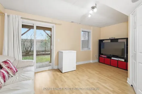 19 Foxchase Avenue Vaughan ON L4L 9N1
