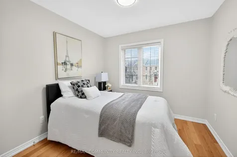 28 Radmore Place Markham ON L6B 0G7