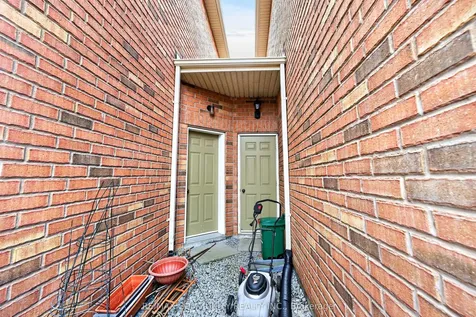 28 Radmore Place Markham ON L6B 0G7
