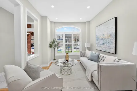 28 Radmore Place Markham ON L6B 0G7