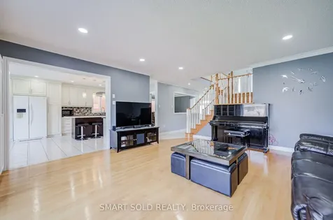 72 Norbury Drive Markham ON L3S 3V2