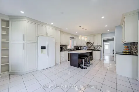 72 Norbury Drive Markham ON L3S 3V2