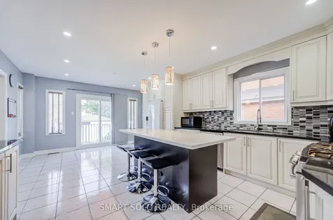 72 Norbury Drive Markham ON L3S 3V2