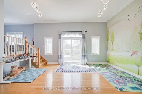 72 Norbury Drive Markham ON L3S 3V2
