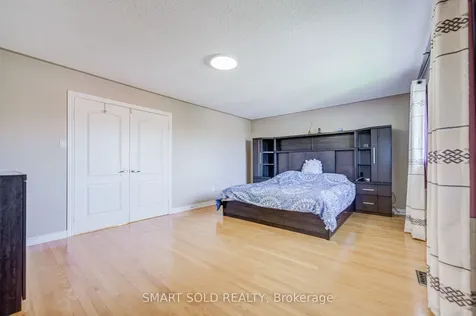 72 Norbury Drive Markham ON L3S 3V2