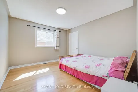 72 Norbury Drive Markham ON L3S 3V2