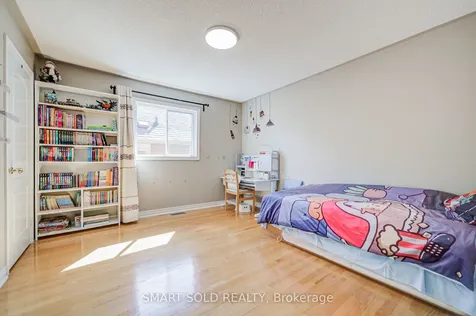 72 Norbury Drive Markham ON L3S 3V2