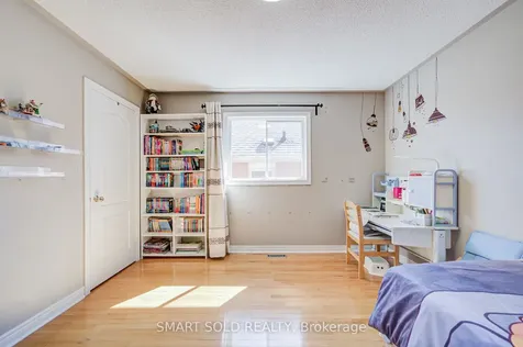 72 Norbury Drive Markham ON L3S 3V2