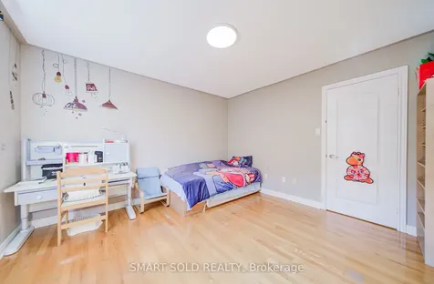 72 Norbury Drive Markham ON L3S 3V2