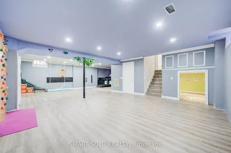 72 Norbury Drive Markham ON L3S 3V2