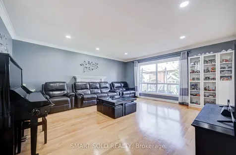 72 Norbury Drive Markham ON L3S 3V2