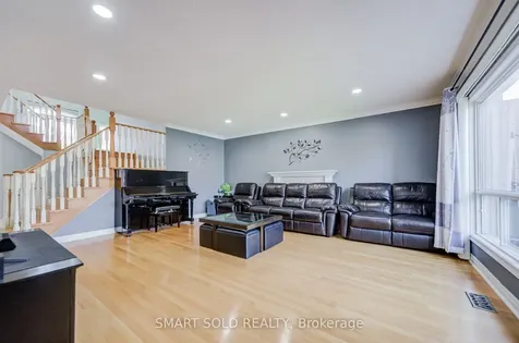 72 Norbury Drive Markham ON L3S 3V2