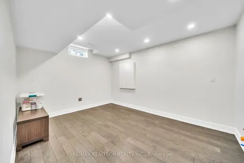 23 Poulias Avenue Richmond Hill ON L4E 4A1