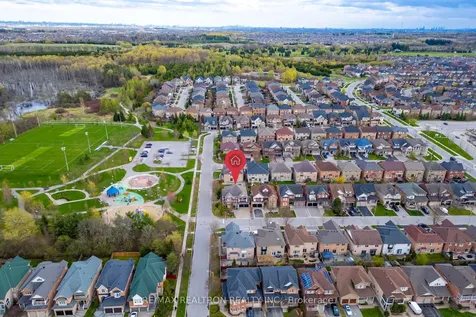 23 Poulias Avenue Richmond Hill ON L4E 4A1