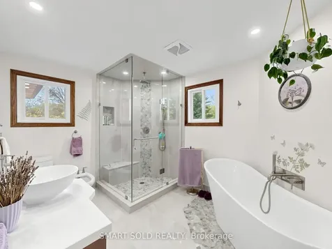 14 Marchwood Crescent Richmond Hill ON L4C 8M7