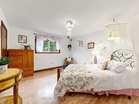 14 Marchwood Crescent Richmond Hill ON L4C 8M7