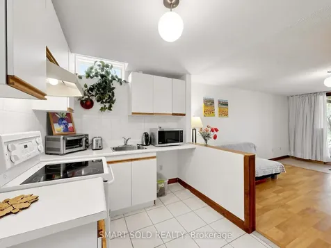 14 Marchwood Crescent Richmond Hill ON L4C 8M7