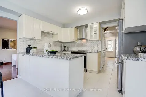 20 Lippincott Court Richmond Hill ON L4C 7M4