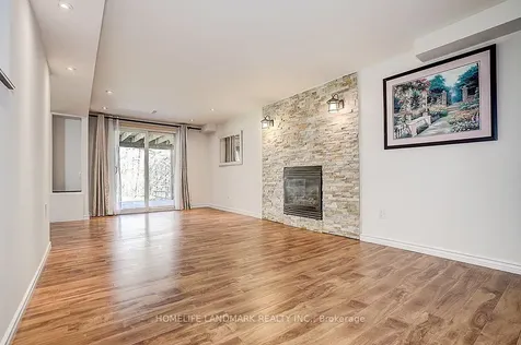 20 Lippincott Court Richmond Hill ON L4C 7M4