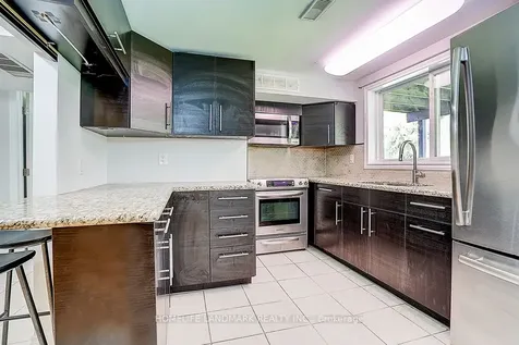 20 Lippincott Court Richmond Hill ON L4C 7M4