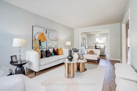 20 Lippincott Court Richmond Hill ON L4C 7M4