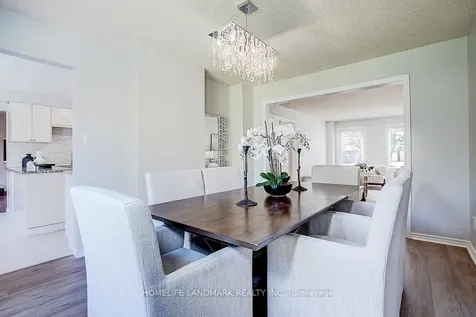 20 Lippincott Court Richmond Hill ON L4C 7M4