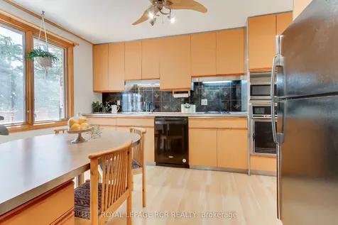 408 Handley Crescent Newmarket ON L3Y 4T4
