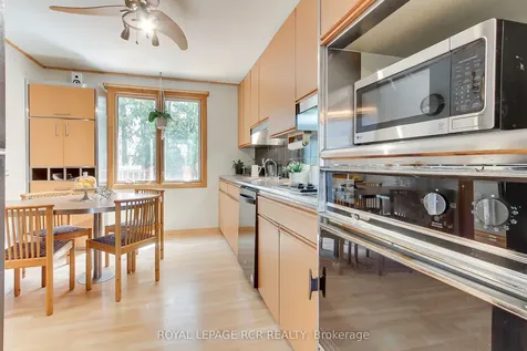 408 Handley Crescent Newmarket ON L3Y 4T4