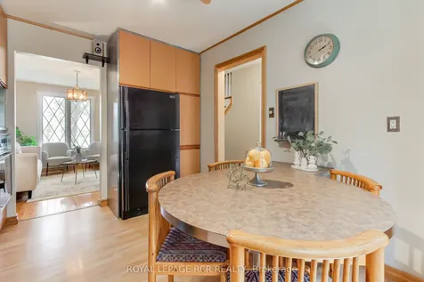408 Handley Crescent Newmarket ON L3Y 4T4