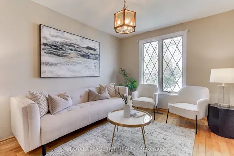 408 Handley Crescent Newmarket ON L3Y 4T4