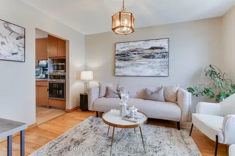 408 Handley Crescent Newmarket ON L3Y 4T4