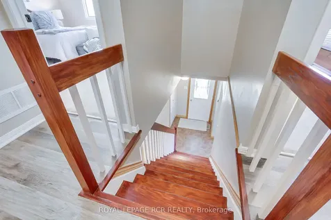 408 Handley Crescent Newmarket ON L3Y 4T4