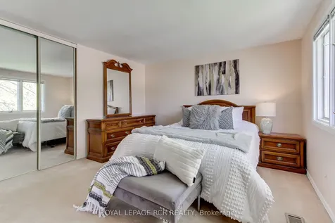 408 Handley Crescent Newmarket ON L3Y 4T4